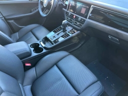 Porsche Macan T AWD 2026