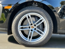 Porsche Macan T AWD 2026