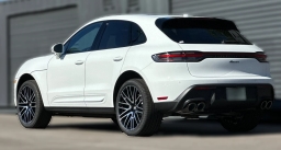 Porsche Macan Base AWD 2026
