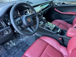 Porsche Macan Base AWD 2026