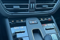 Porsche Macan Base AWD 2026