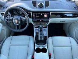 Porsche Macan T AWD 2026