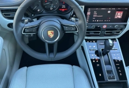 Porsche Macan T AWD 2026