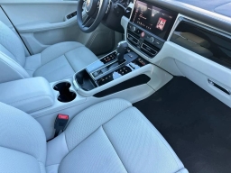 Porsche Macan T AWD 2026