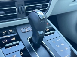 Porsche Macan T AWD 2026