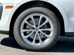 Porsche Macan T AWD 2026