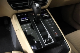 Porsche Macan Base AWD 2026