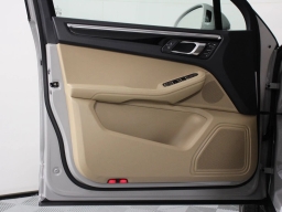 Porsche Macan Base AWD 2026