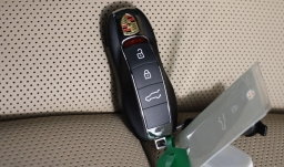 Porsche Macan Base AWD 2026