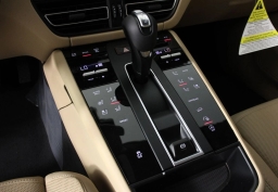 Porsche Macan T AWD 2026