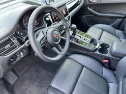 Porsche Macan T AWD 2026