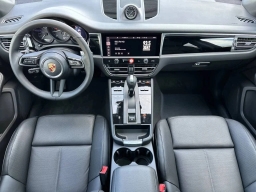 Porsche Macan T AWD 2026