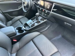 Porsche Macan T AWD 2026