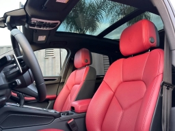 Porsche Macan Base AWD 2026