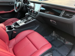 Porsche Macan Base AWD 2026