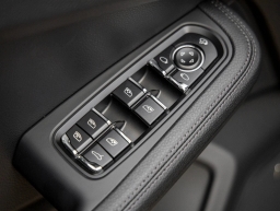 Porsche Macan T AWD 2026