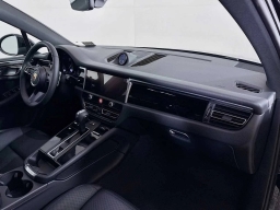 Porsche Macan T AWD 2025