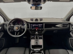 Porsche Macan T AWD 2026