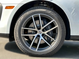 Porsche Macan T AWD 2026