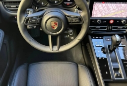 Porsche Macan T AWD 2026