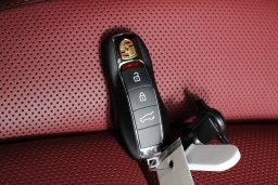 Porsche Macan T AWD 2026