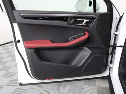 Porsche Macan T AWD 2026