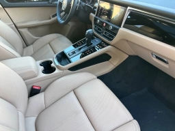 Porsche Macan T AWD 2026