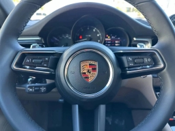 Porsche Macan T AWD 2026