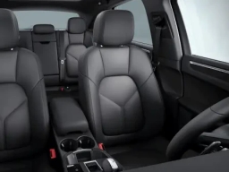 Porsche Macan Base AWD 2026