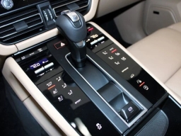 Porsche Macan T AWD 2026