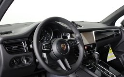 Porsche Macan T AWD 2026