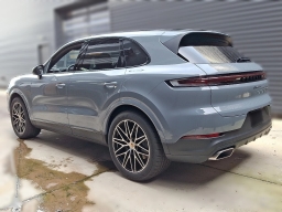 Porsche Cayenne Base AWD 2026
