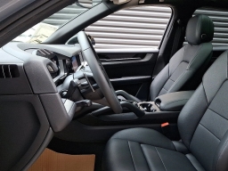 Porsche Cayenne Base AWD 2026