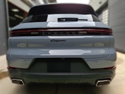 Porsche Cayenne Base AWD 2026