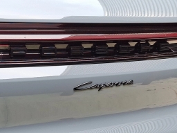 Porsche Cayenne Base AWD 2026