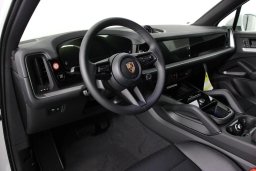 Porsche Cayenne Base AWD 2026