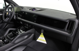 Porsche Cayenne Base AWD 2026