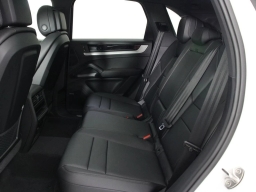 Porsche Cayenne Base AWD 2026