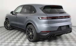 Porsche Cayenne Base AWD 2026
