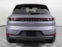 Porsche Cayenne Base AWD 2026