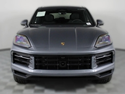 Porsche Cayenne Base AWD 2026