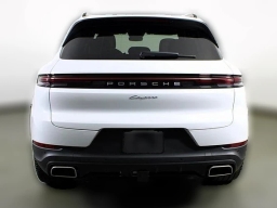 Porsche Cayenne Base AWD 2026