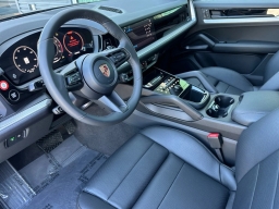 Porsche Cayenne Base AWD 2026