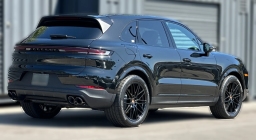 Porsche Cayenne Base AWD 2026