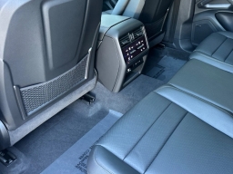 Porsche Cayenne Base AWD 2026