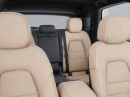 Porsche Cayenne Base AWD 2026