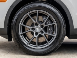 Porsche Cayenne Base AWD 2026