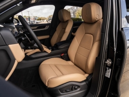 Porsche Cayenne Base AWD 2026