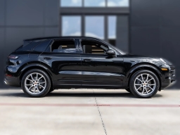 Porsche Cayenne Base AWD 2026