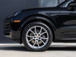 Porsche Cayenne Base AWD 2026